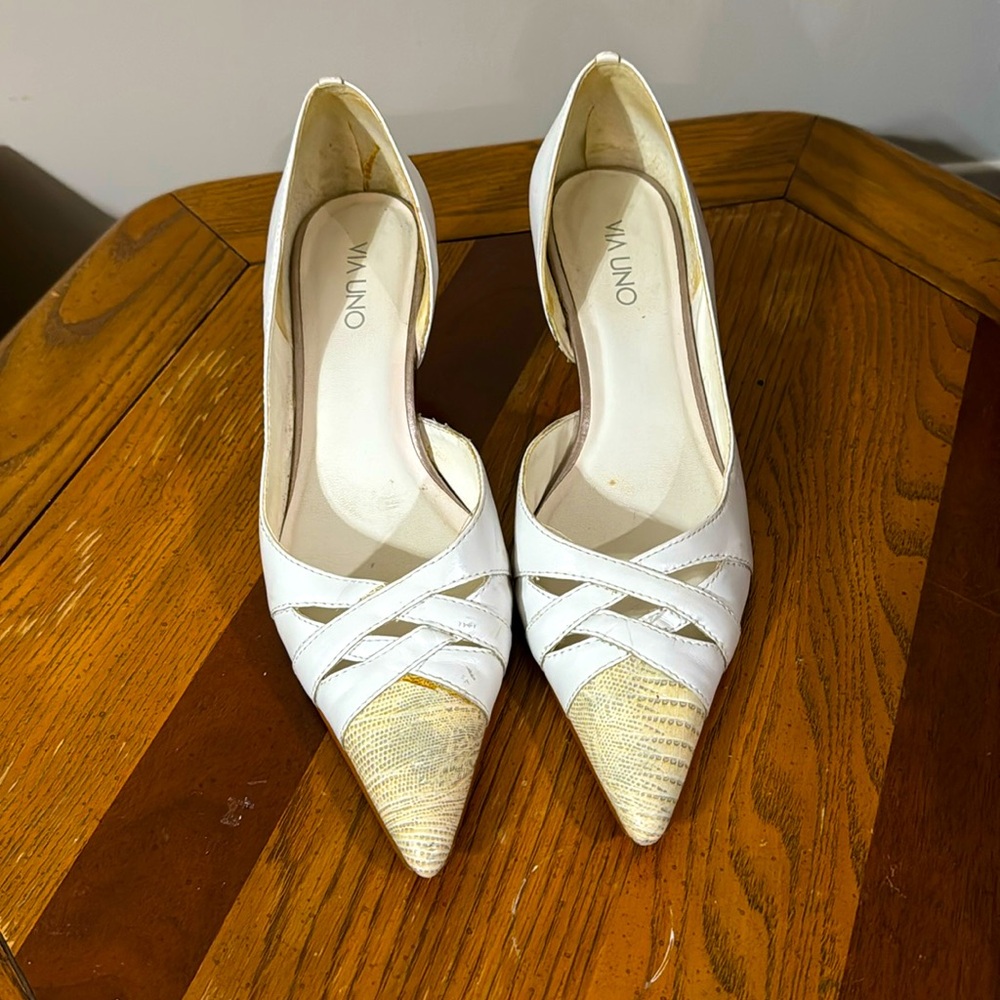 ⭐️ Via Uno White Heels (size 9; fits like 8.5)